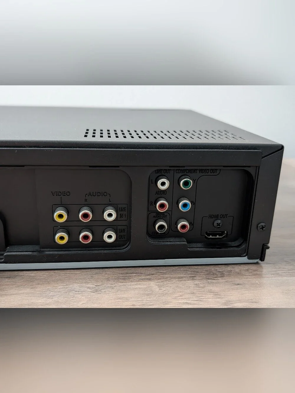 Samsung DVD-V9700 DVD/VCR Player Combo Tested - Works - Comes W/ AV Cable HDMI